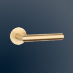 Mat gouden deurklink Oval 1750 op ultra dun rozet van 3mm